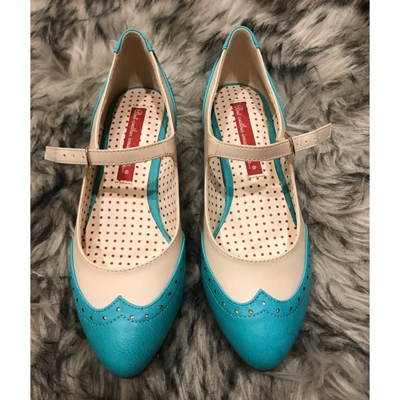 bait footwear Shoes - B.A.I.T turquoise kitten heels.